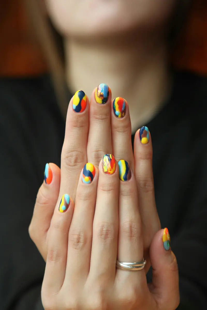 Palet warna nail polish untuk beragam skintone